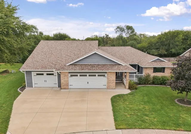 Photo 1 of Single family home for sale at 808 Cedar Ridge Ct, Mahomet, IL 61853 | MLS# 12630757 | Listing updated on 2026-10-01