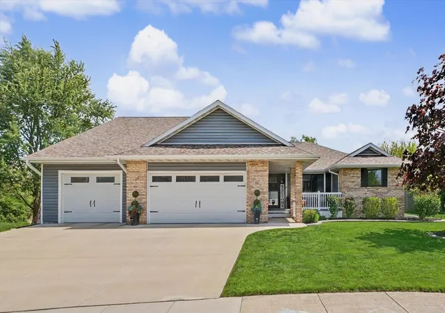 Photo 2 of Single family home for sale at 808 Cedar Ridge Ct, Mahomet, IL 61853 | MLS# 12630757 | Listing updated on 2026-09-05