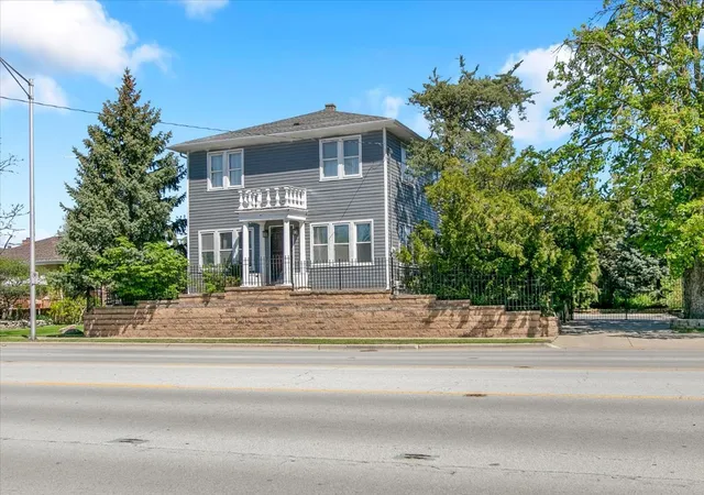 Photo 2 of Single family home for sale at 4108 W 103rd Street, Oak Lawn, IL 60453 | MLS# 12630771 | Listing updated on 2026-05-12