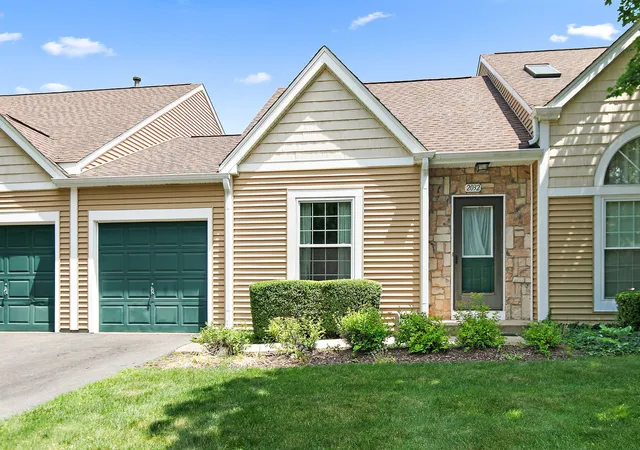 Homes for sale in Algonquin, IL | 2032 Teton Pkwy #2032, Algonquin, IL 60102 | MLS# 12630817