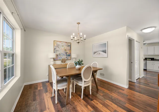 Photo 4 of Single family home for sale at 318 Chautauqua Ln, Sycamore, IL 60178 | MLS# 12630827 | Listing updated on 2026-10-27