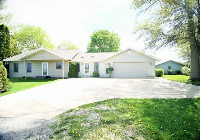 1st image of 10093 Wolf Rd, Geneseo, IL 61254 | MLS# 12630913