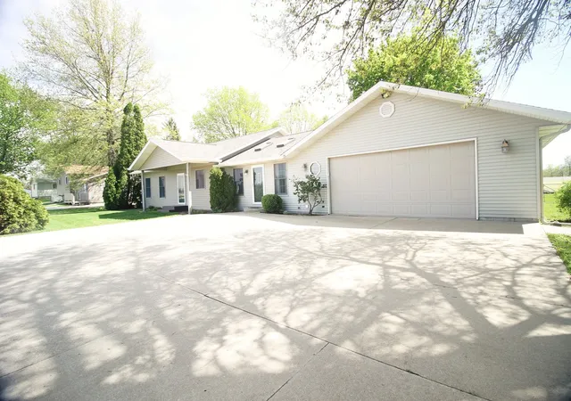 2nd image of 10093 Wolf Rd, Geneseo, IL 61254 | MLS# 12630913