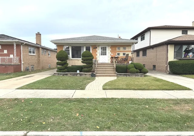 Photo 1 of Single family home for sale at 8737 S Richmond Ave, Evergreen Park, IL 60805 | MLS# 12631007 | Listing updated on 2026-08-21