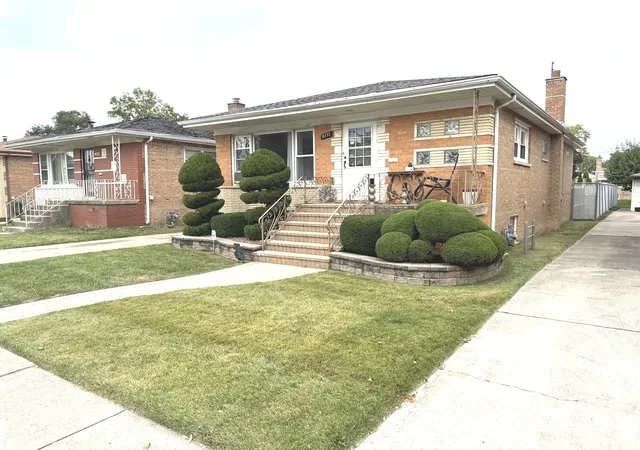 Photo 2 of Single family home for sale at 8737 S Richmond Ave, Evergreen Park, IL 60805 | MLS# 12631007 | Listing updated on 2026-08-21