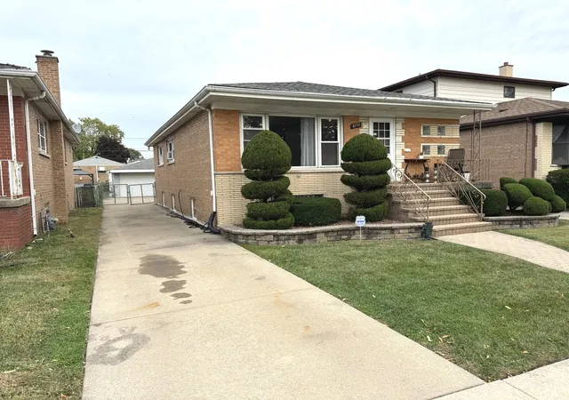 Photo 3 of Single family home for sale at 8737 S Richmond Ave, Evergreen Park, IL 60805 | MLS# 12631007 | Listing updated on 2026-08-21