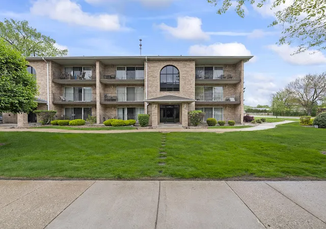 Photo 1 of Condo for sale at 10238 Southwest Hwy #3A, Chicago Ridge, IL 60415 | MLS# 12631043 | Listing updated on 2026-10-29