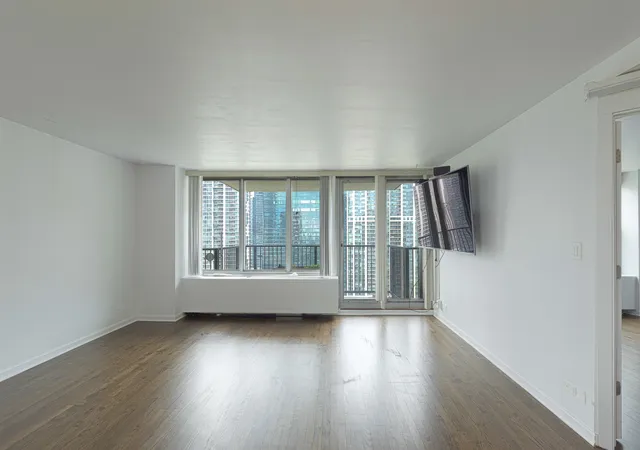 2nd image of 400 E Randolph St #3320, Chicago, IL 60601 | MLS# 12631148