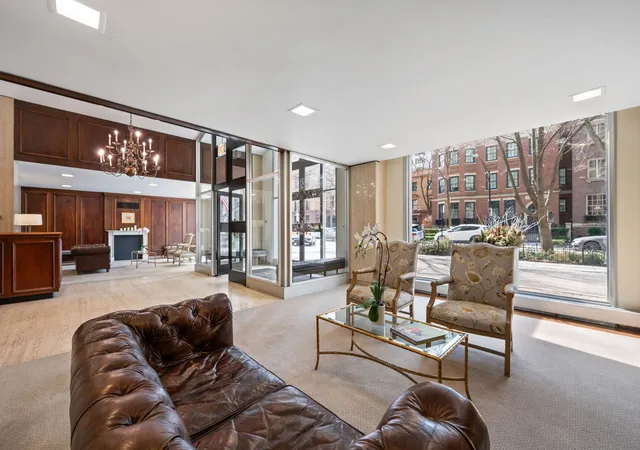 3rd image of 1515 N Astor St, Chicago, IL 60610