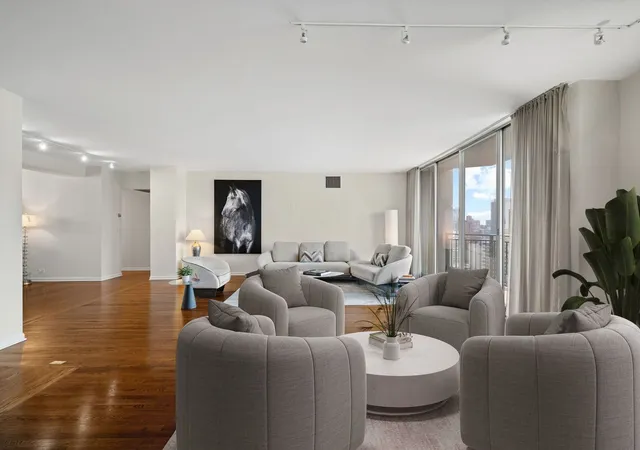 5th image of 1515 N Astor St, Chicago, IL 60610
