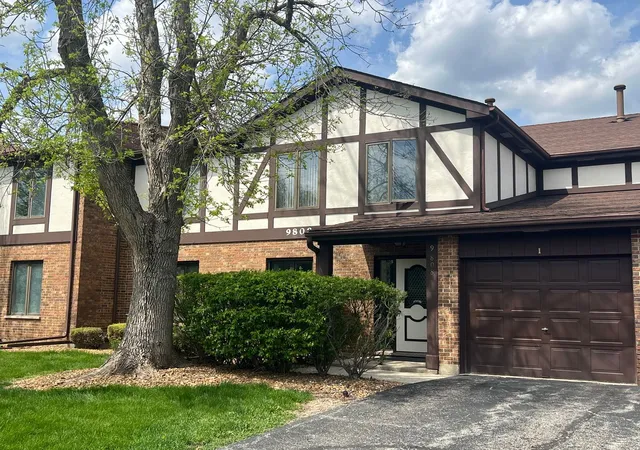 Homes for sale in Palos Park, IL | 9808 Mill Dr W #2B, Palos Park, IL 60464 | MLS# 12631251