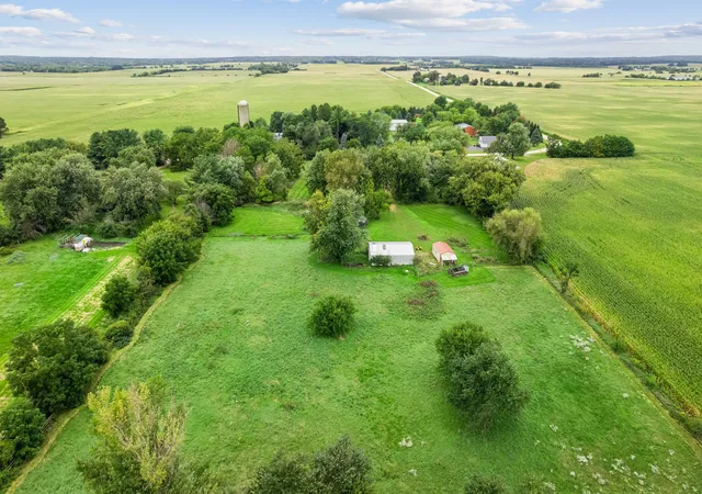 Photo 3 of Single family home for sale at 15036 Durkee Rd, Harvard, IL 60033 | MLS# 12631261 | Listing updated on 2026-10-07