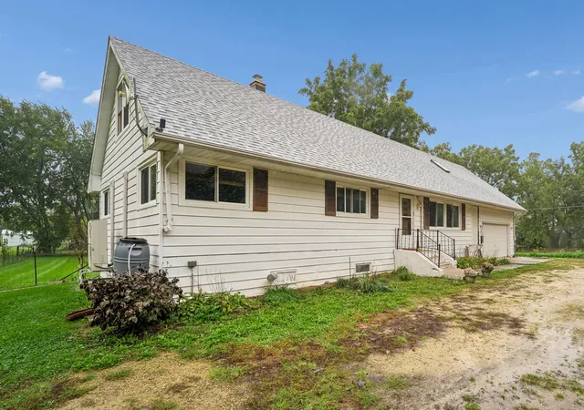Photo 3 of Single family home for sale at 15036 Durkee Rd, Harvard, IL 60033 | MLS# 12631261 | Listing updated on 2026-10-07