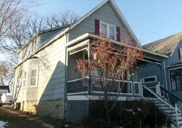 Photo 3 of Sale Pending at 12552 Highland Ave, Blue Island, IL 60406 | MLS# 12631344 | Listing updated on 2026-07-24