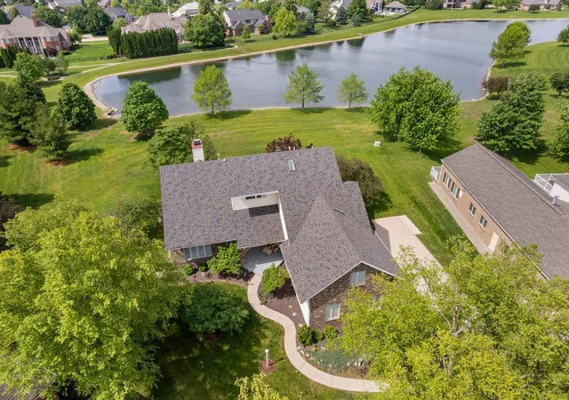 3rd image of 1808 Foxborough Ct, Champaign, IL 61822 | MLS# 12631406