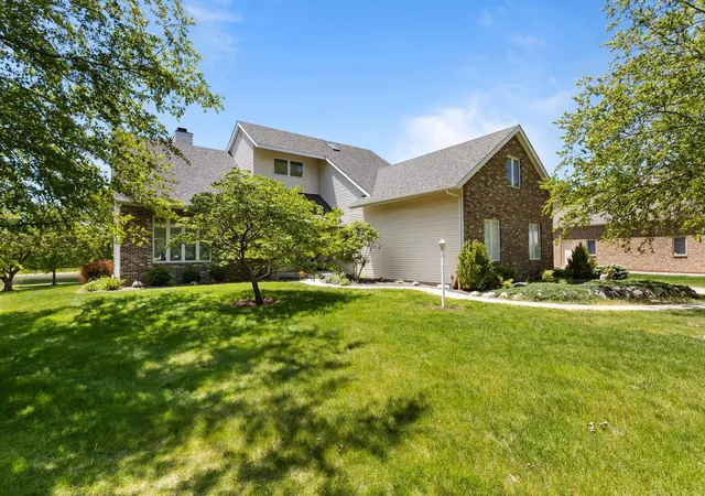 4th image of 1808 Foxborough Ct, Champaign, IL 61822 | MLS# 12631406