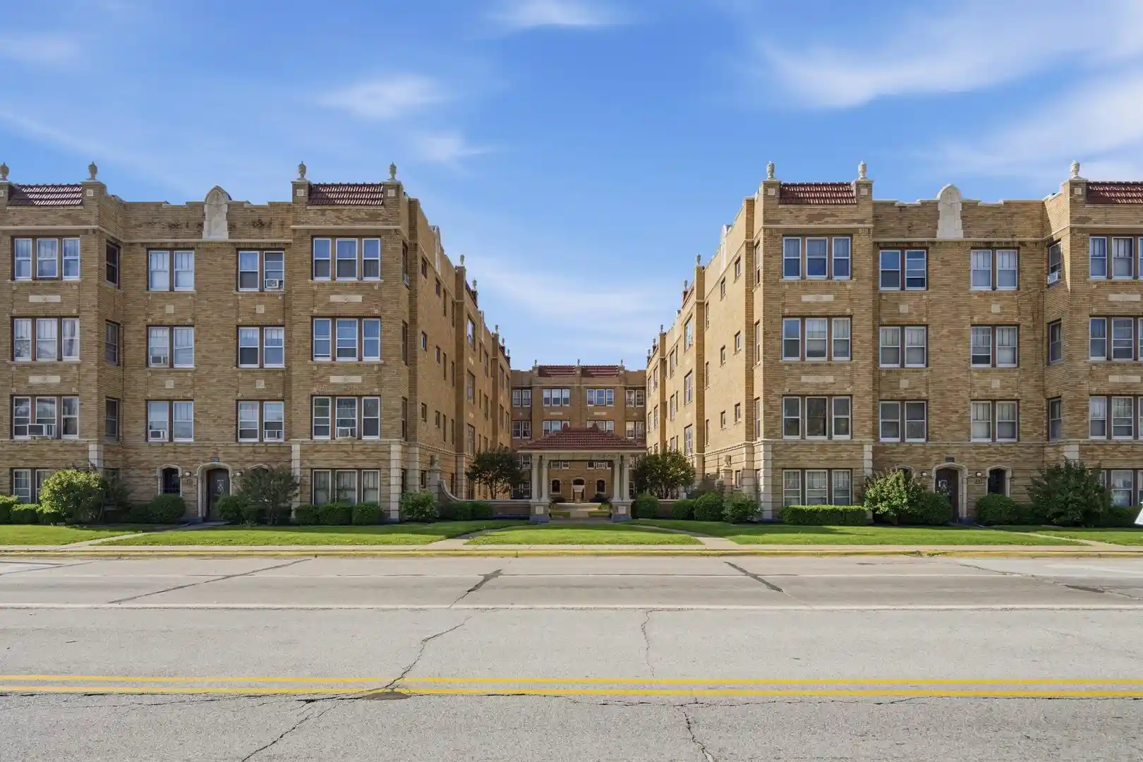 Listing Photo 2 - Condo for sale in 1622 18Th Ave located at 1622 18Th Ave, Rock Island, IL 61201 - Unit #24