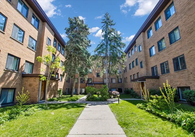 Photo 1 of Sale Pending at 7351 N Ridge Blvd #1A, Chicago, IL 60645 | MLS# 12631662 | Listing updated on 2026-09-04