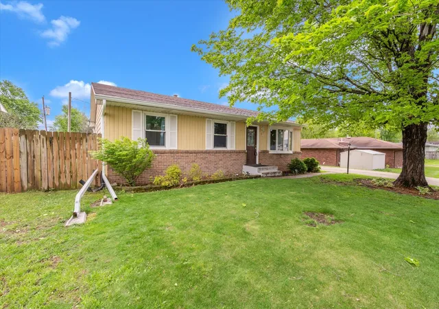 Homes for sale in Hampton, IL | 603 12th Ave, Hampton, IL 61256 | MLS# 12631691