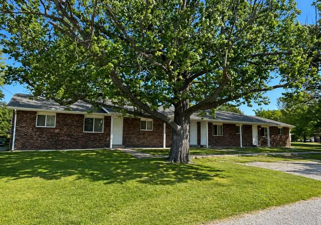2nd image of 404 E Main St, De Soto, IL 62924 | MLS# 12631799