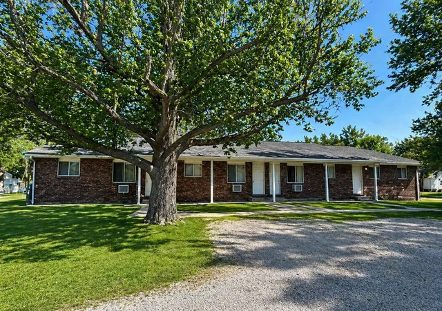 1st image of 404 E Main St, De Soto, IL 62924 | MLS# 12631799