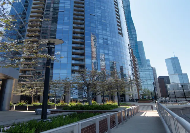 3rd image of 420 E Waterside Dr, Chicago, IL 60601
