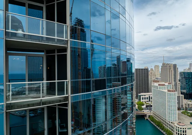 2nd image of 420 E Waterside Dr, Chicago, IL 60601