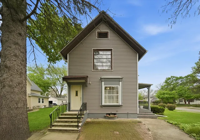 Photo 1 of Single family home for sale at 1003 Saint John St, Elgin, IL 60120 | MLS# 12632179 | Listing updated on 2026-09-23