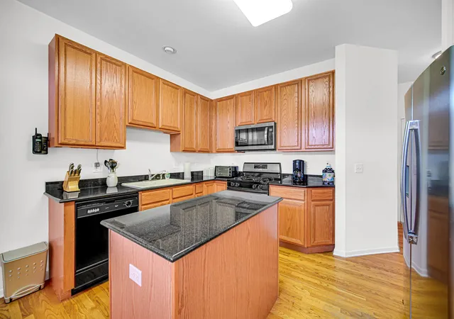 Homes for sale in Northbrook, IL | 48 Wellesley Cir, Northbrook, IL 60062 | MLS# 12632235