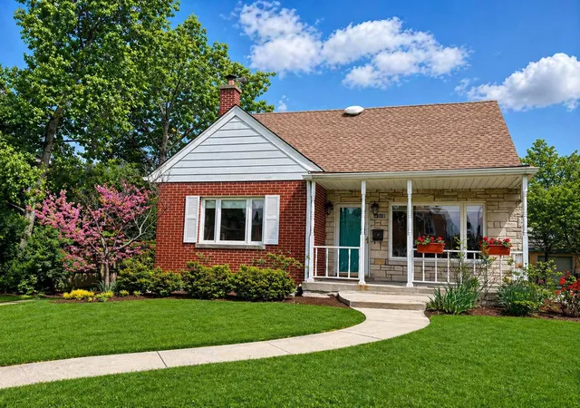 Homes for sale in Oak Park, IL | 1221 N Oak Park Ave, Oak Park, IL 60302 | MLS# 12632358