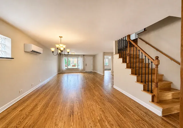 Homes for sale in Oak Park, IL | 1221 N Oak Park Ave, Oak Park, IL 60302 | MLS# 12632358