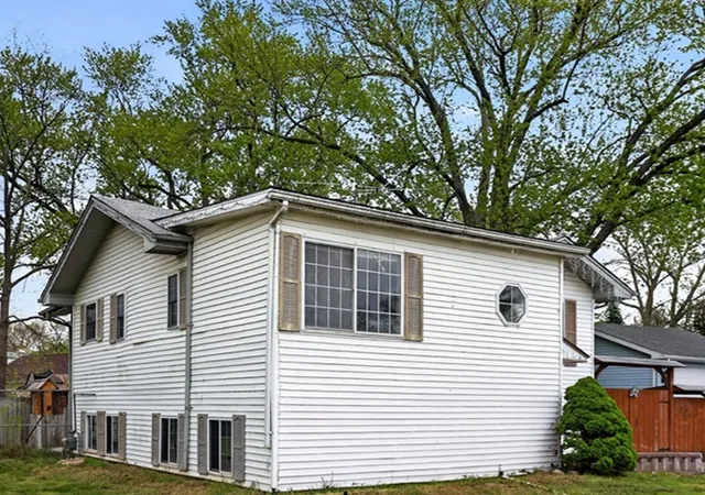 Photo 3 of Sale Pending at 25174 W Claridan Ave, Antioch, IL 60002 | MLS# 12632386 | Listing updated on 2026-09-21