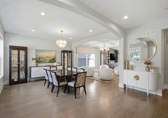 4th image of 4029 Suffield Ct, Skokie, IL 60076 | MLS# 12632487