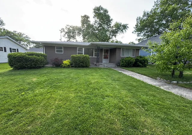 Homes for sale in Duquoin, IL | 803 S Madison St, Duquoin, IL 62832 | MLS# 12632507