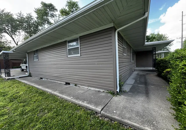 Homes for sale in Duquoin, IL | 803 S Madison St, Duquoin, IL 62832 | MLS# 12632507