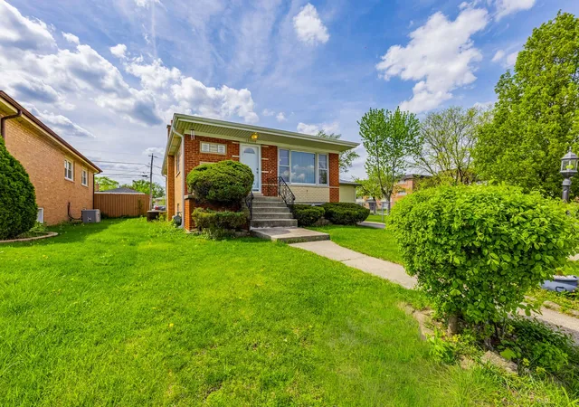 Photo 2 of Single family home for sale at 10808 Major Ave, Chicago Ridge, IL 60415 | MLS# 12632524 | Listing updated on 2026-07-24