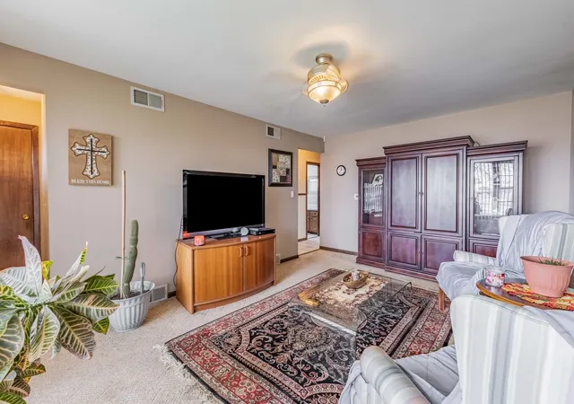 Photo 4 of Single family home for sale at 10808 Major Ave, Chicago Ridge, IL 60415 | MLS# 12632524 | Listing updated on 2026-07-24