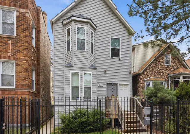 2nd image of 6418 S Rhodes Ave, Chicago, IL 60637 | MLS# 12632825