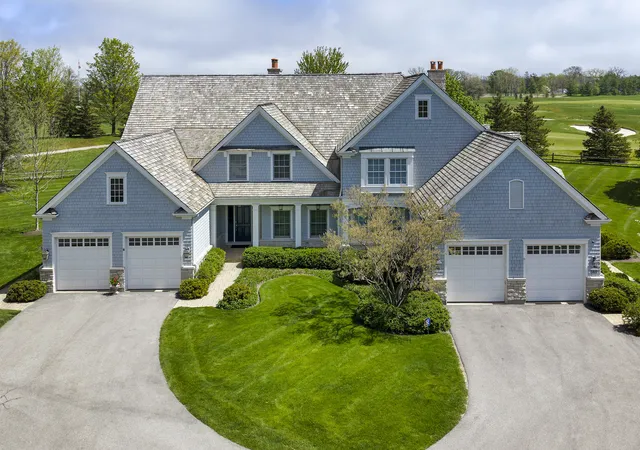 Homes for sale in Lake Forest, IL | 563 Greenway Dr, Lake Forest, IL 60045 | MLS# 12632849