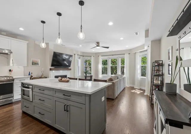 Homes for sale in Chicago, IL | 4844 N Hoyne Ave #2N, Chicago, IL 60625 | MLS# 12632921