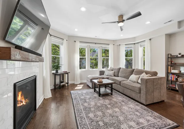 Homes for sale in Chicago, IL | 4844 N Hoyne Ave #2N, Chicago, IL 60625 | MLS# 12632921