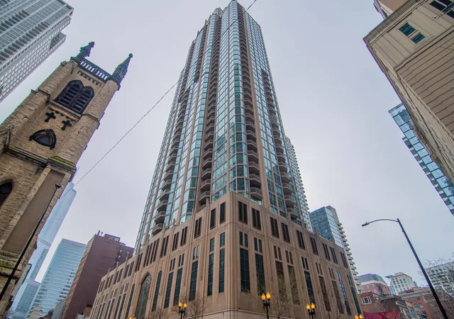 Homes for sale in Chicago, IL | 21 E Huron St #2705, Chicago, IL 60611 | MLS# 12633556