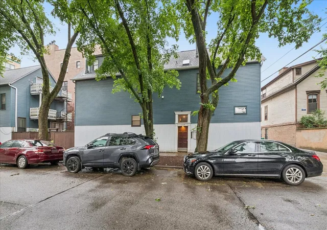 Homes for sale in Chicago, IL | 1009 W Wolfram St #1E, Chicago, IL 60657 | MLS# 12633559
