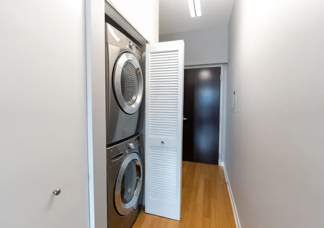 Homes for sale in Chicago, IL | 303 W Ohio St, Chicago, IL 60610
