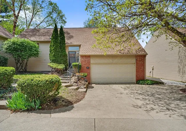 2nd image of 22 Fields East #0, Champaign, IL 61822 | MLS# 12633732