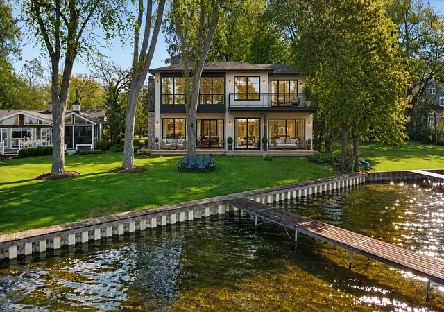 2nd image of 649 Woodland Dr, Crystal Lake, IL 60014 | MLS# 12633839