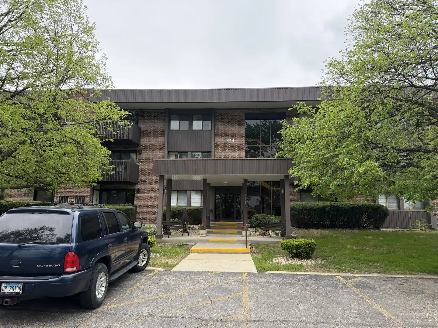Listing Photo 1 - Condo for sale in 1424 Woodbridge Rd located at 1424 Woodbridge Rd, Joliet, IL 60436 - Unit #2A