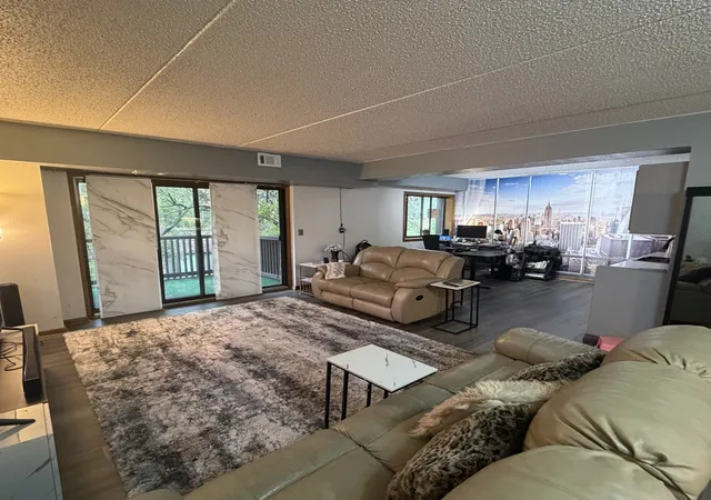 Listing Photo 4 - Condo for sale in building located at 1424 Woodbridge Rd, Joliet, IL 60436 - Unit #2A