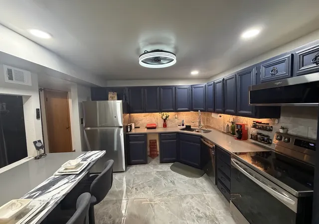 Listing Photo 5 - Condo for sale in building located at 1424 Woodbridge Rd, Joliet, IL 60436 - Unit #2A