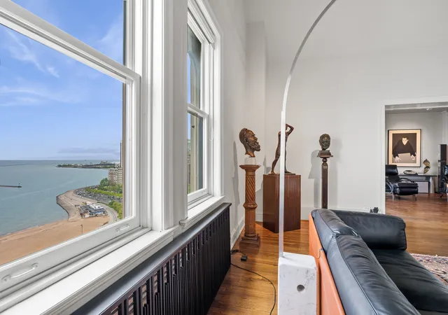 5th image of 1120 N Lake Shore Dr #18AB, Chicago, IL 60611 | MLS# 12634167